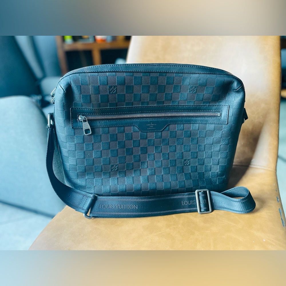 Black Louis Vuitton Laptop Bag Gem